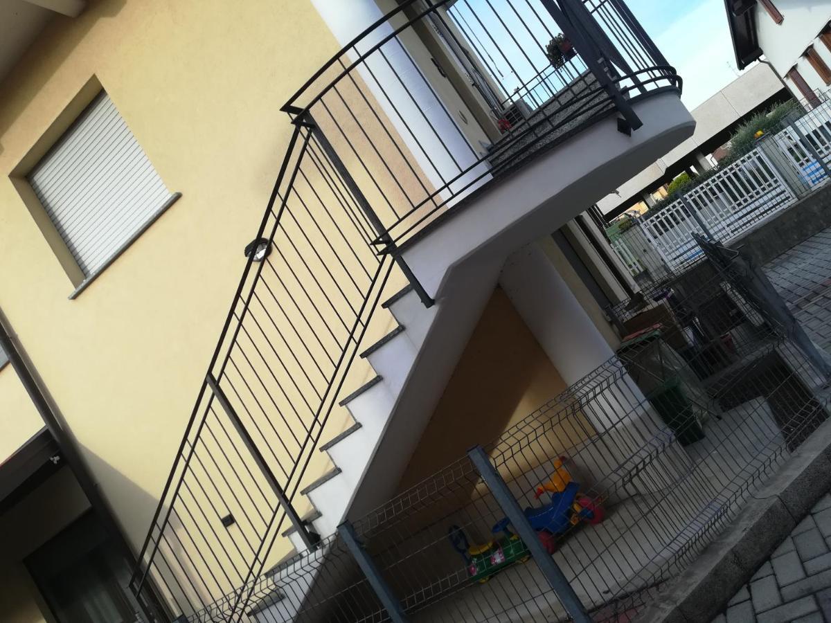 Yellow House Cir 12040 Cassano Magnago Exterior photo